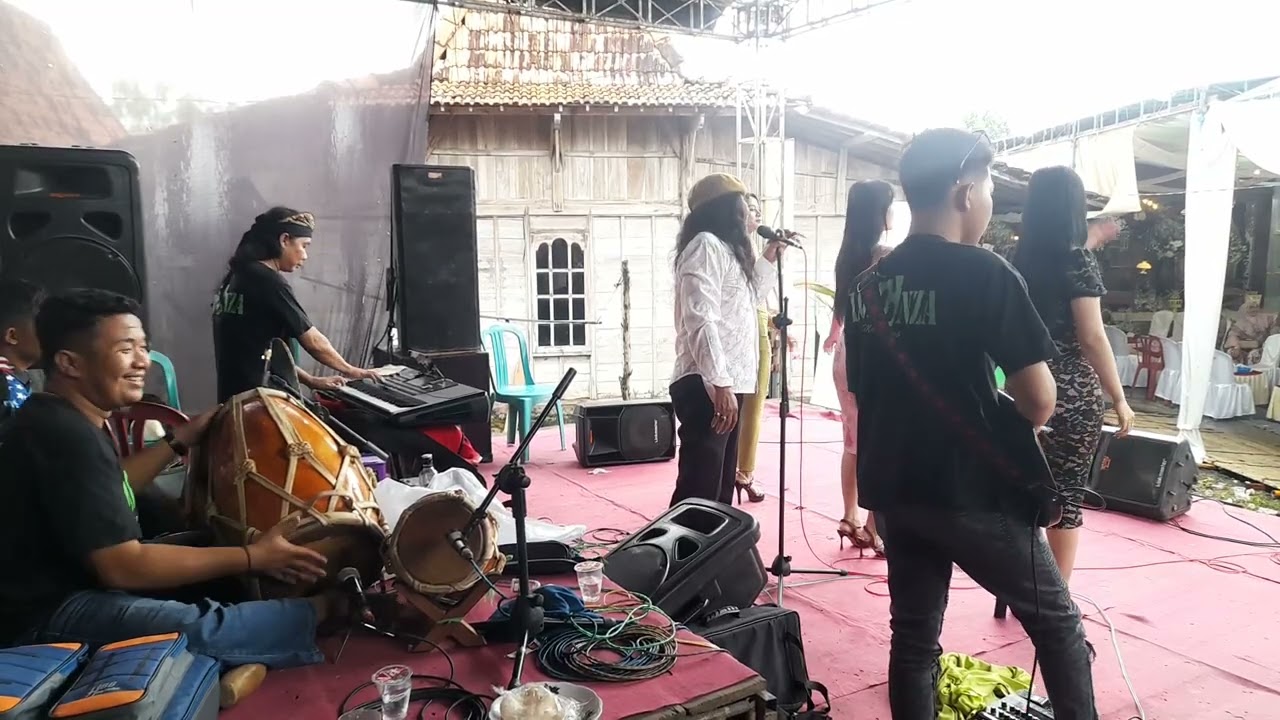 LORENZA Music // XTREME AUDIO Kuwaron // Live Cangkring - Tegowanu