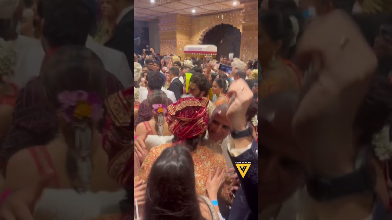 Billionaire Sunil Mittal Greeting Dulhe Raja Anant Ambani 🤩 #arweddingcelebrations