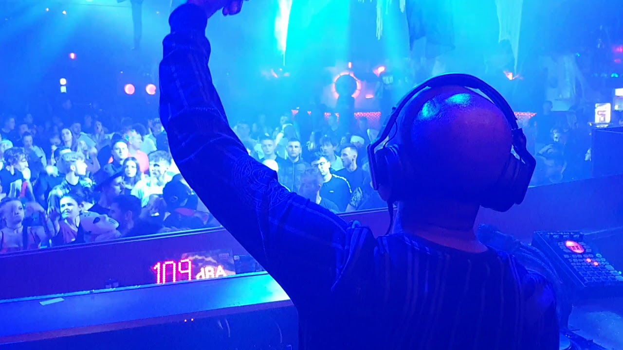DJ SEAK play at Cap'tain for Halloween party 31/10/19