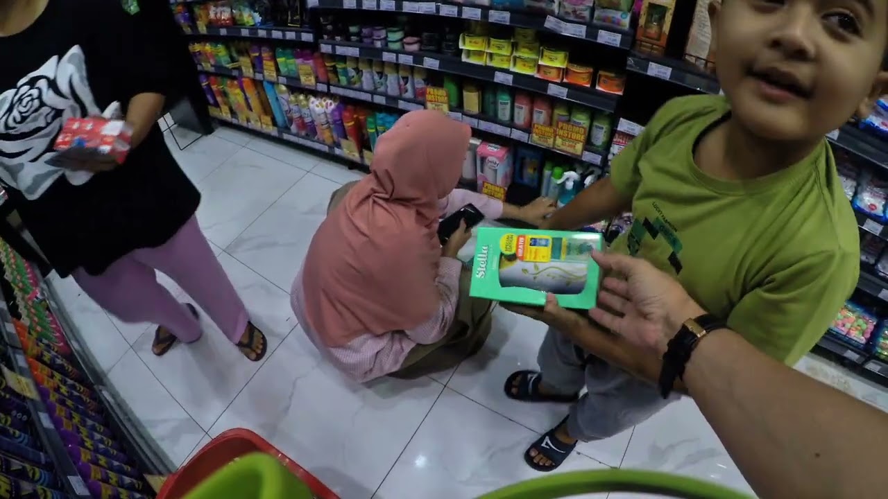 Belanja bulanan sampe udah mau tutup..