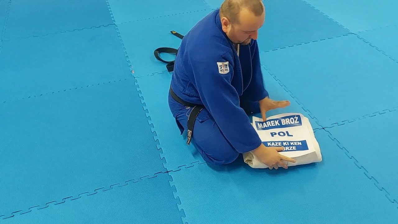 Judo - składanie judogi - metoda dla bluzy z backnumberem (Judopedia)