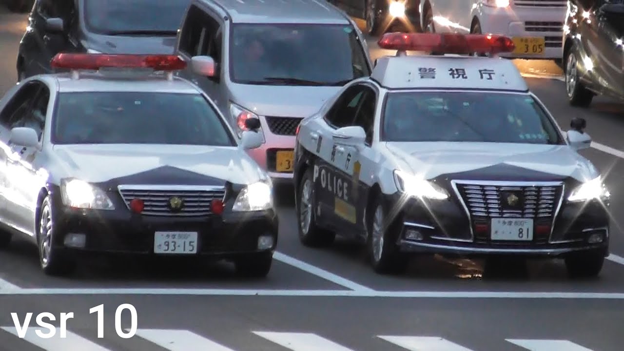 この状況で信号無視！さてどちらが捕らえる？緊急走行で追うパトカー