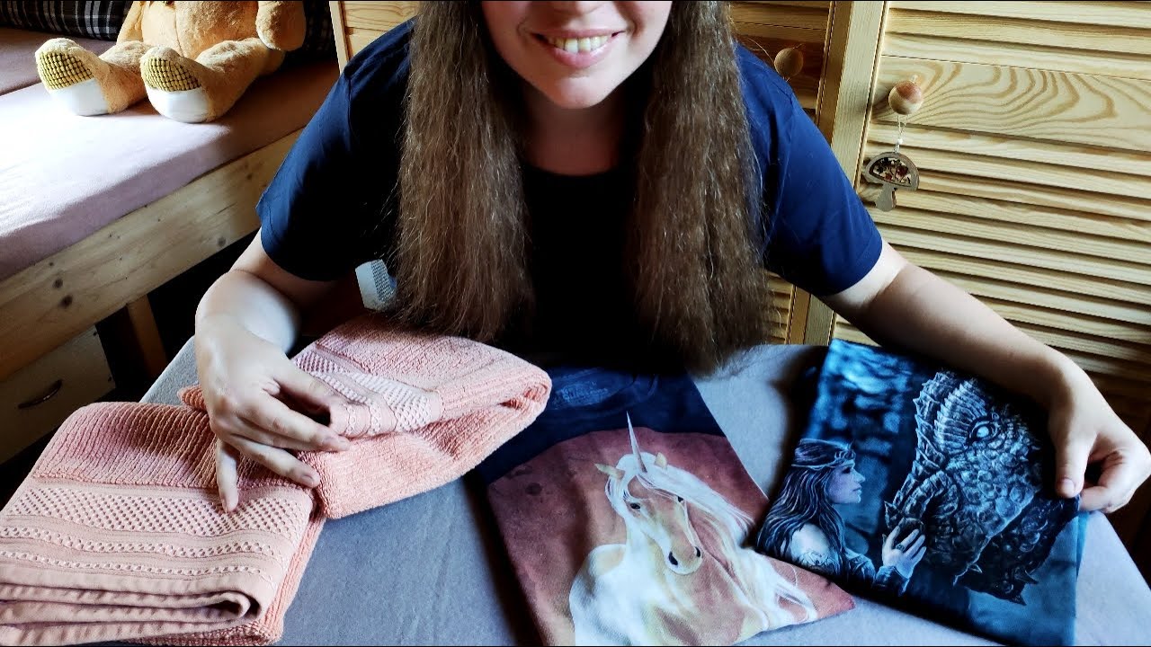 Skládám, čistím a kontroluji trička a ručníky ASMR CZ (nůžtičky, lint roller, bez mluvení)
