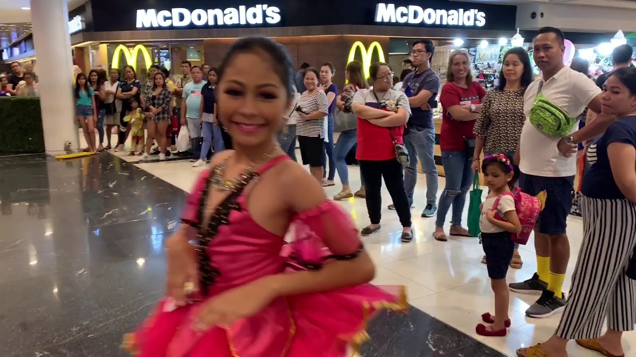 Tinaguriang Barbie Philippines Trending Moves ni Baby Killer Heels mala ballerina ang awrahan