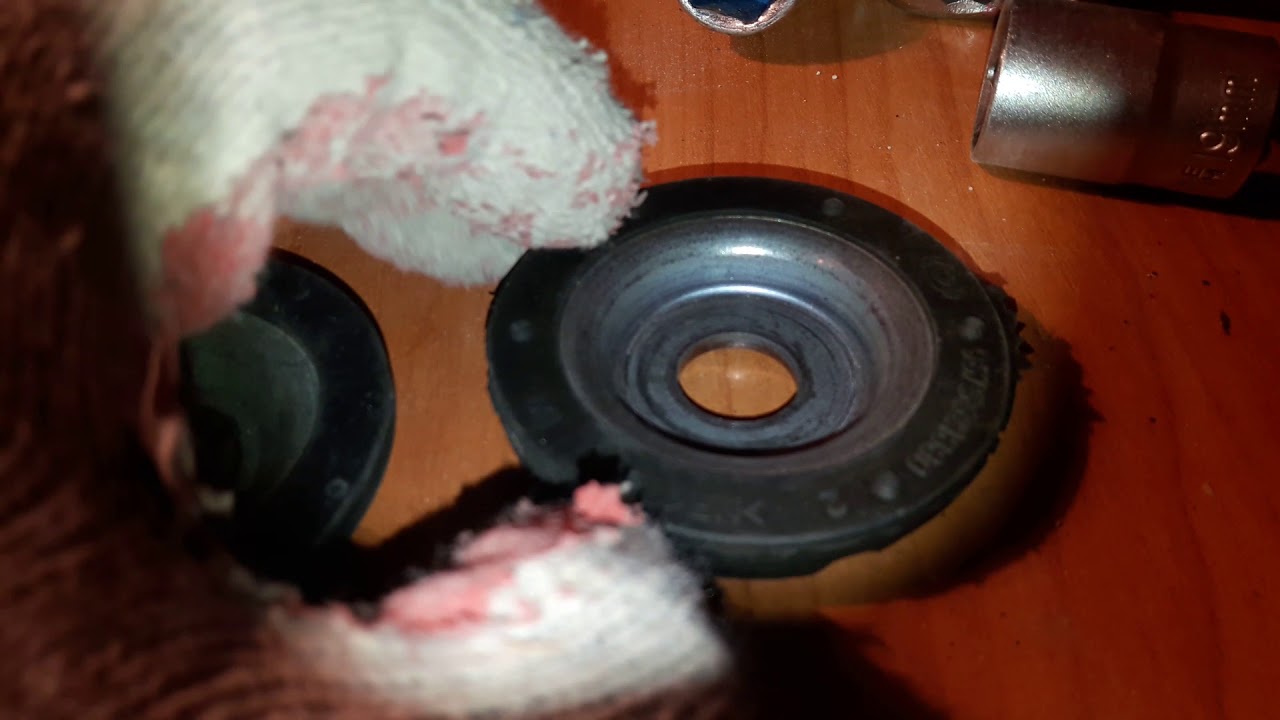 Citroen Berlingo stuki zawieszenia przedniego (mocowanie kolumny McPhersona)