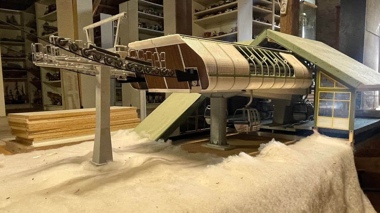 Kuppelbare Modellseilbahn 1:32 Olang 1+2 Talstation