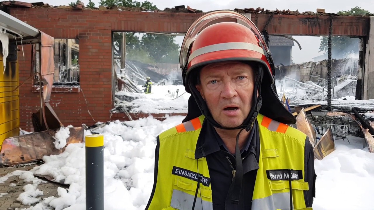 Feuer zerstört Aldi-Filiale in Celle