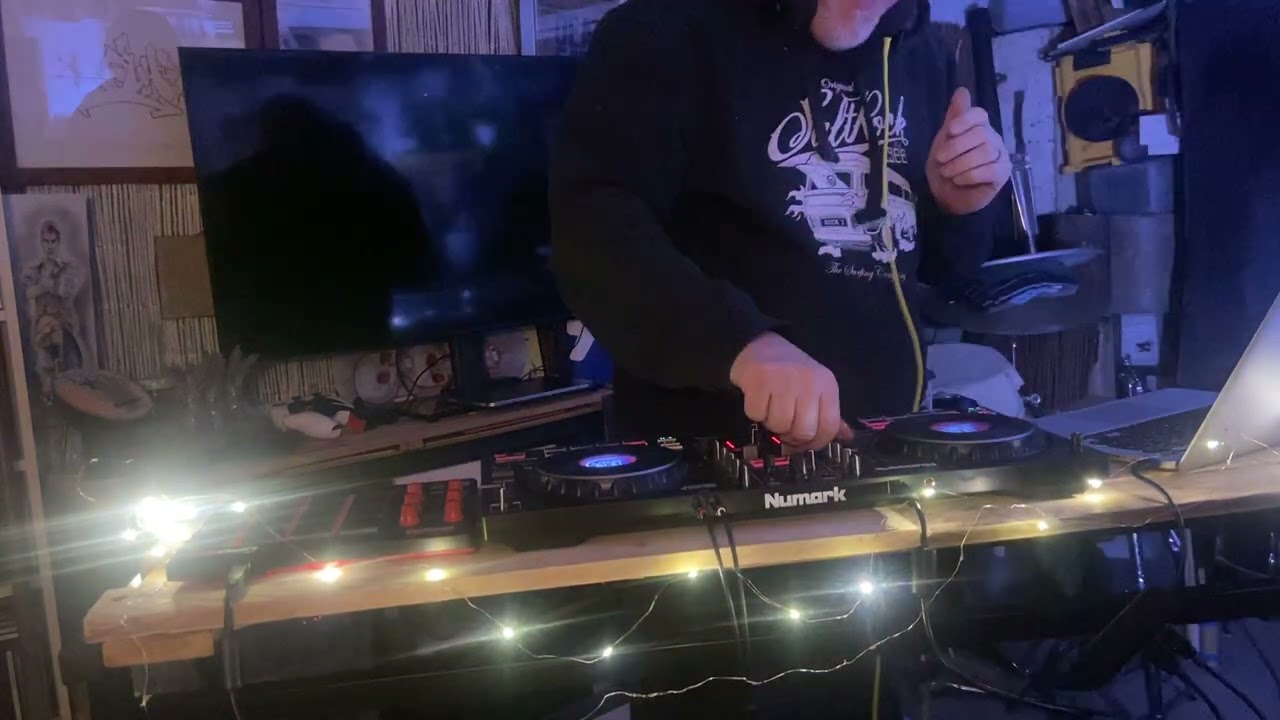 Techno mix - ordinary human 