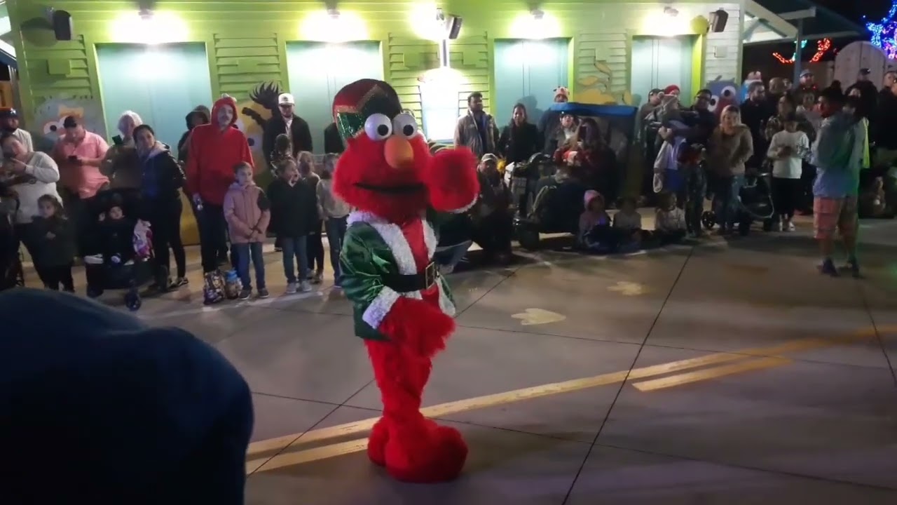 SeaWorld San Antonio Sesame Street Christmas Party Parade 2023