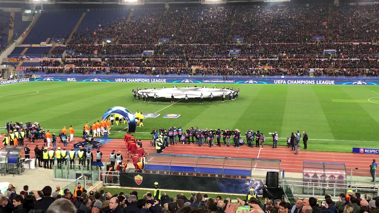 ROMA - SHAKHTAR Inno The Champions urlato da 50.000 persone, ingresso giocatori e cori.