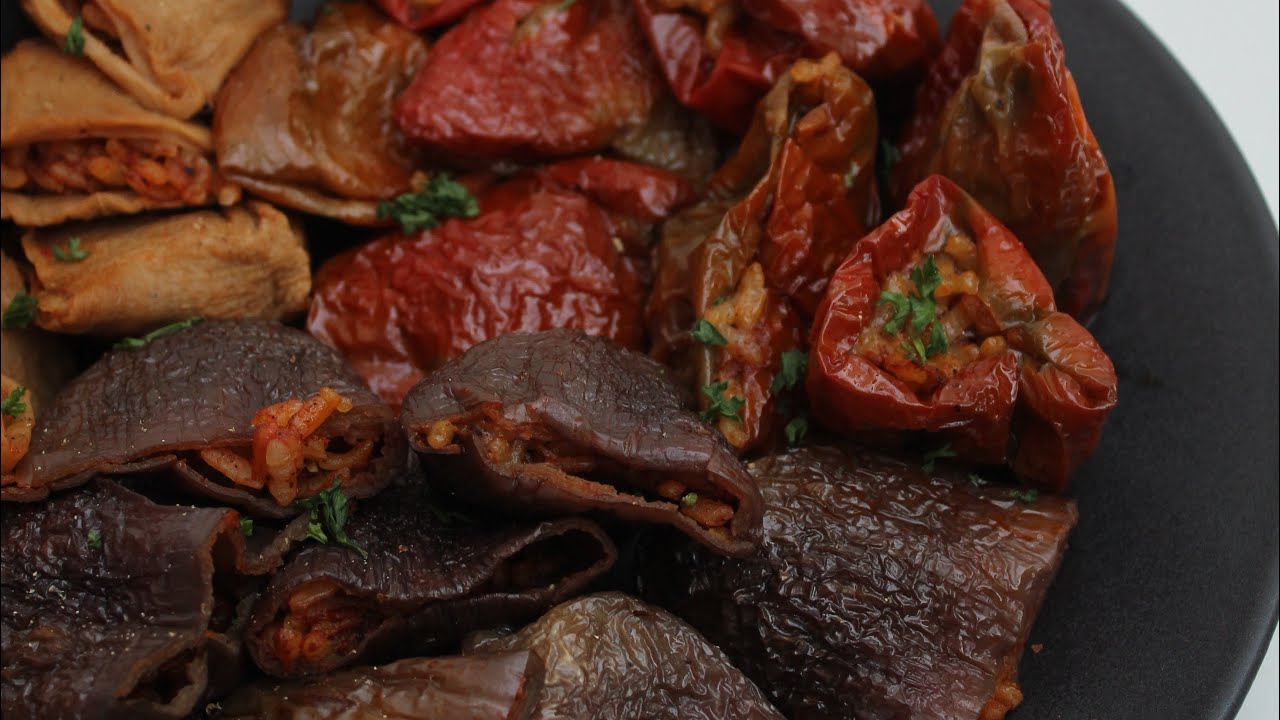 Kuru Patlican, Biber ve Kabak Dolmasi - Dolma aus getrockneten Auberginen, Paprika und Zucchini