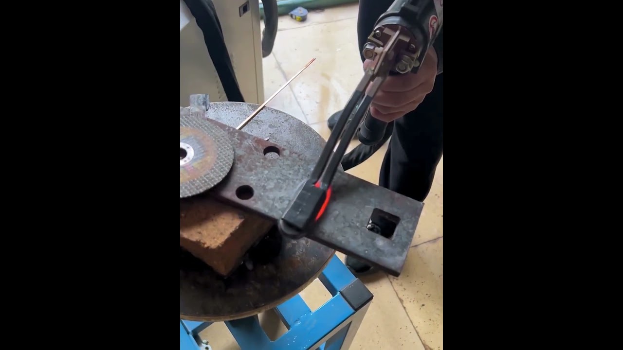 Handheld induction heating tool- Good tools and machinery make work easy