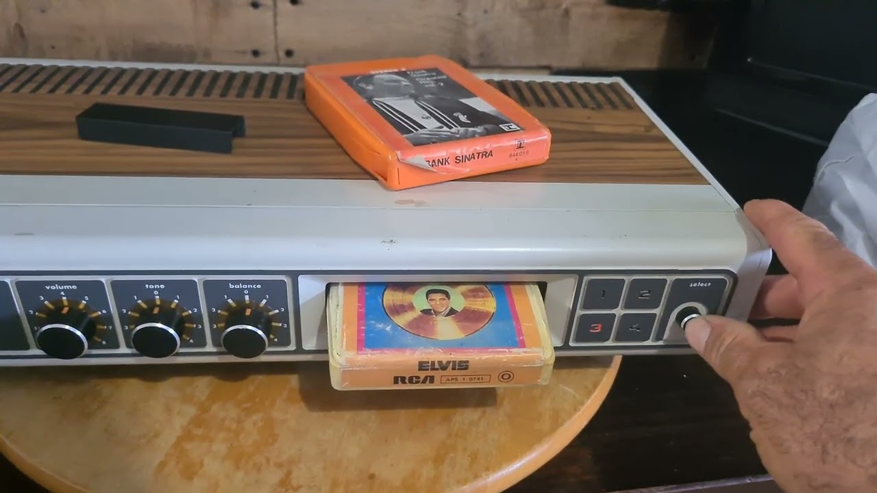 269 lecteur cassette 8 piste radiomobile 210s