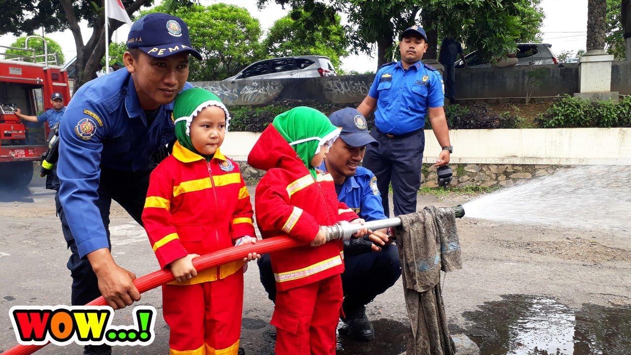 What If Keysha Jadi Pemadam Kebakaran || Anak Balita Naik Mobil Pemadam Kebakaran