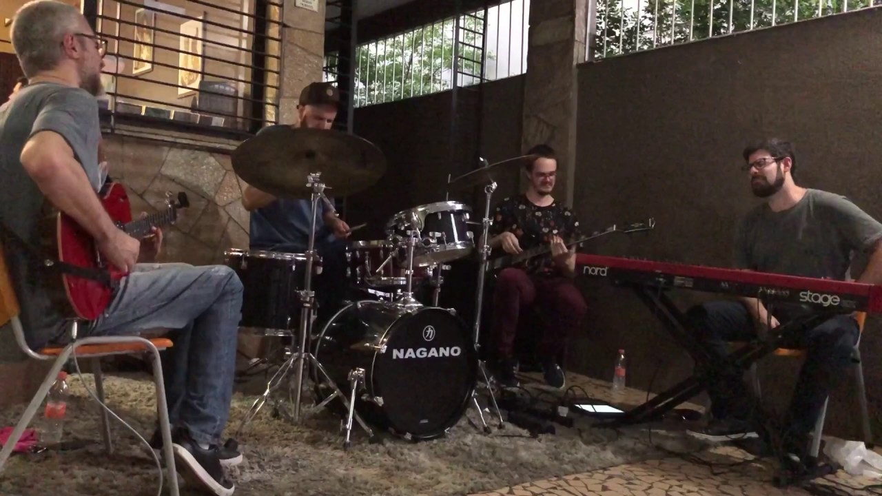 Um Dia Eu Vou Colocar Uma Letra Nisso (M. Leme) - Michel Leme, F. Silveira, B. Migotto e B. Tessele