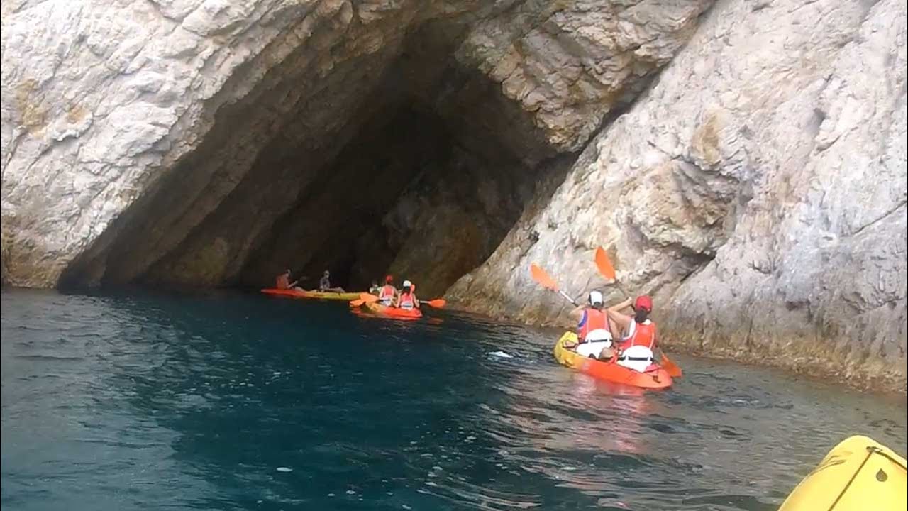 Ruta en kayak por la Costa Brava (II) / Cuevas de Tossa de Mar