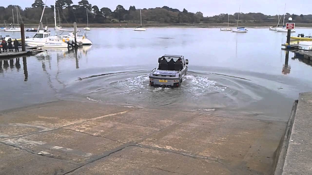 Awesome amphibious car / rib - very James Bond - Gibbs Humdinga