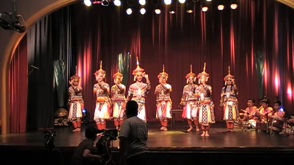 มโนราห์ ม.ทักษิณ อัดรายการคุณพระช่วย