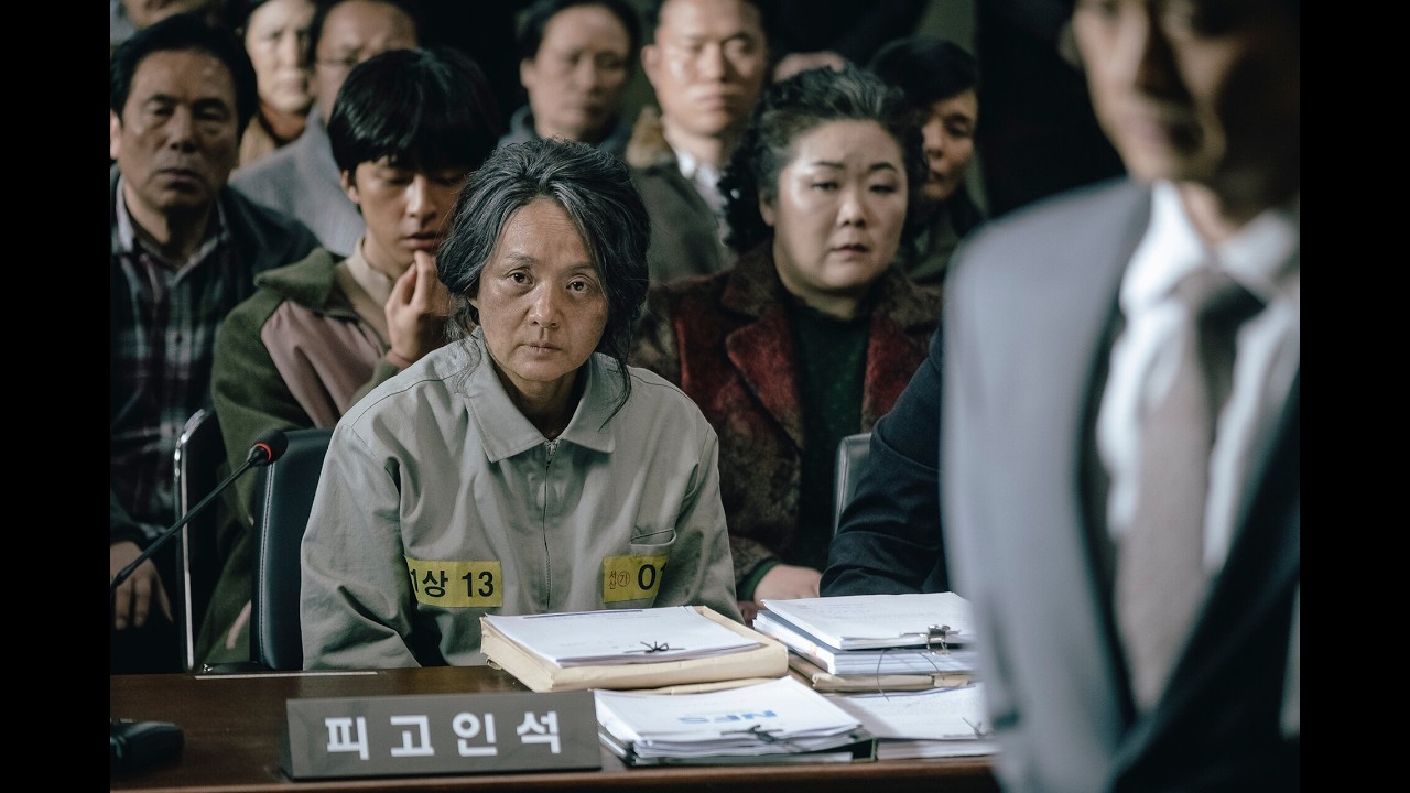 Шаардагы эң мыкты жактоочу өз апасы түрмөгө түшкөнүн сыналгыдан көрөт