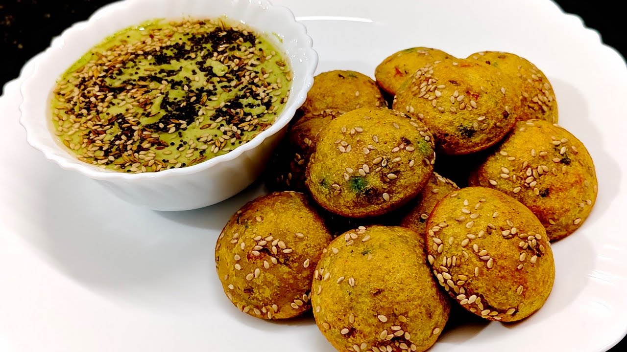 हलकेफुलके जाळीदार ज्वारीच्या पिठाचे खुसखुशीत आप्पे.