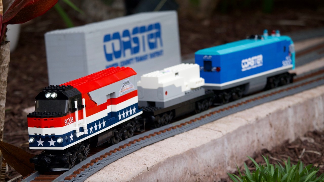 [4K] Working Lego Geometry Train!