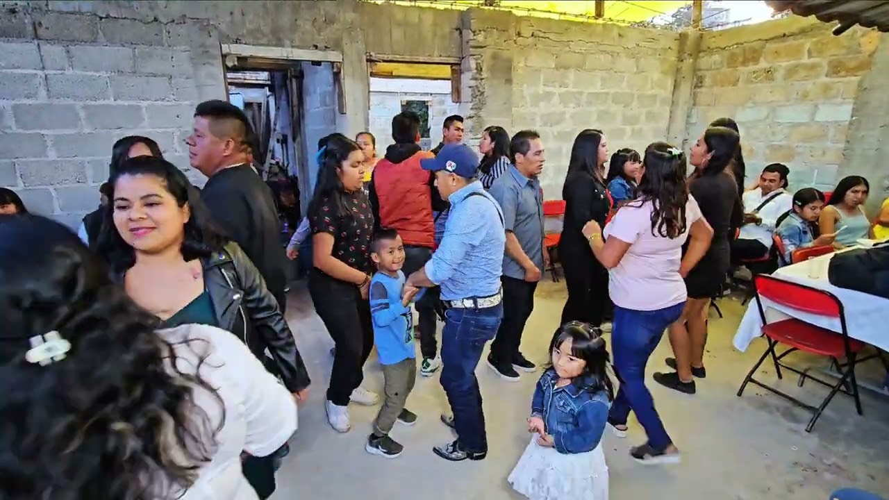 Valente y su grupo musical, la llevé a pasear,  Filmaciones Pablo en los mejores eventos