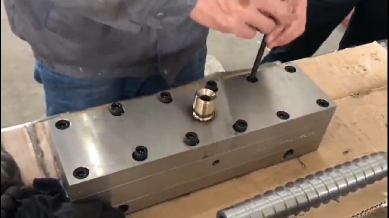 How to Clean PP mold ? PP Die operation guide / PP Melt blown Filter Machine Mold installation