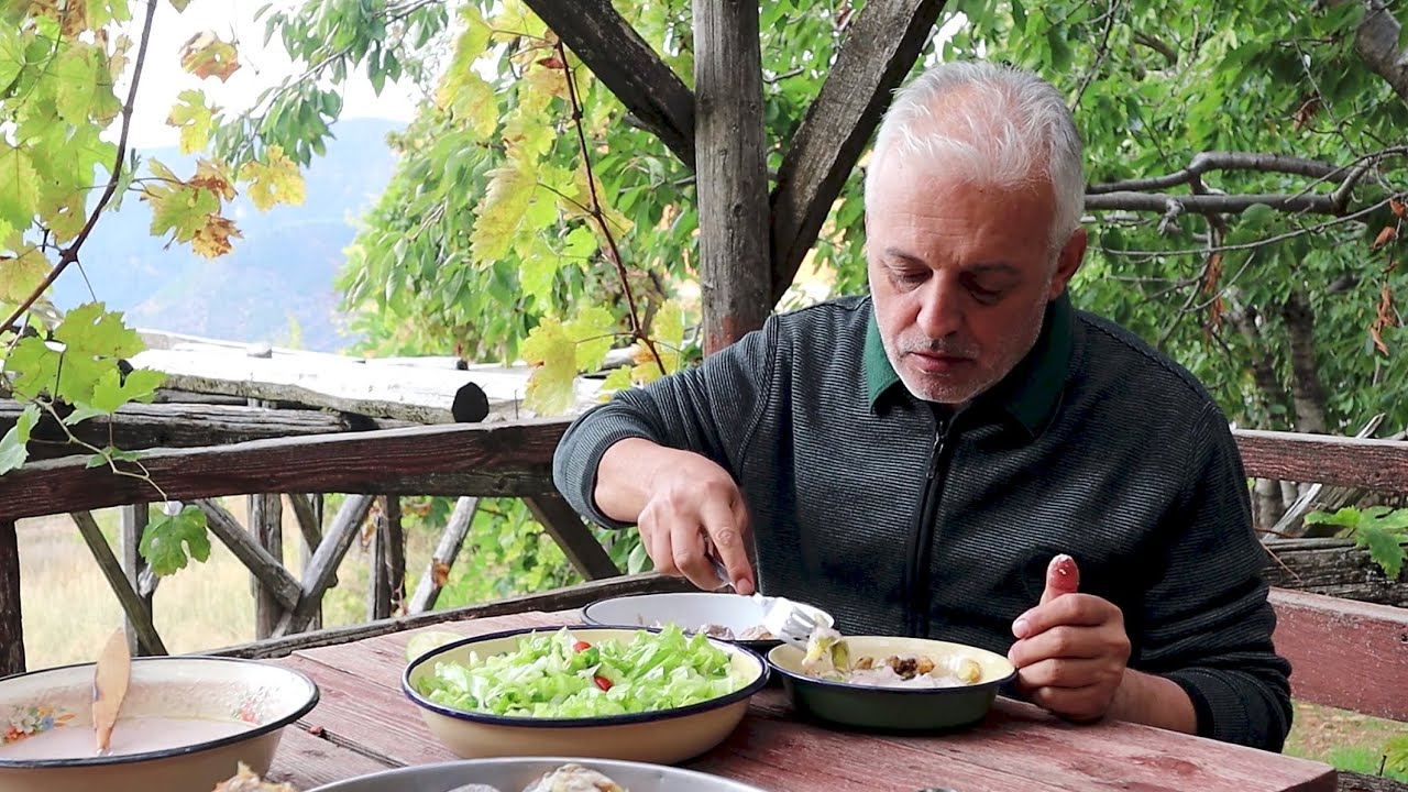 BALIĞI BİR DE BU SOSLA DENEYİN | TARATOR SOS NASIL YAPILIR? | Fried Fish with Tarator Sauce