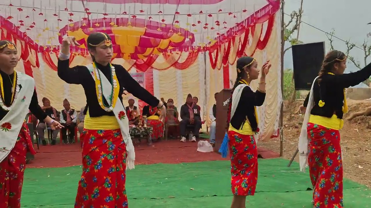 २०८२।११।१९ मा तेस्रो लदिघाट पुजामा प्रस्तुत गरिएको नृत्य भन्छन कोहि जिन्दगी यो