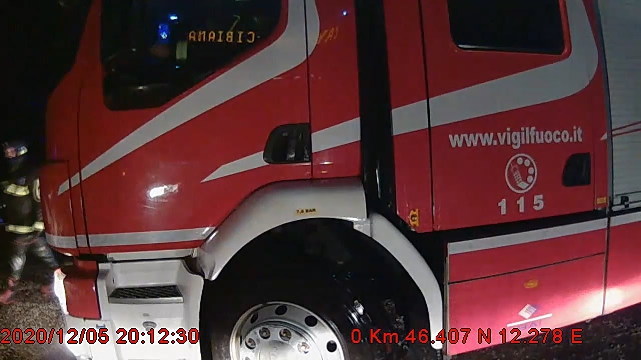 CIBIANA di CADORE 05 dicembre 2020  (Autobus di linea in retromarcia causa frana )
