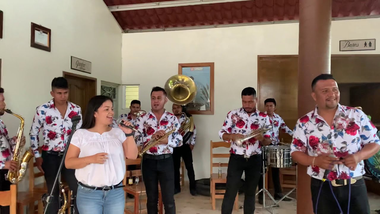 La malagueña (Mayra Sosa) - Banda la Villa de Sola de Vega