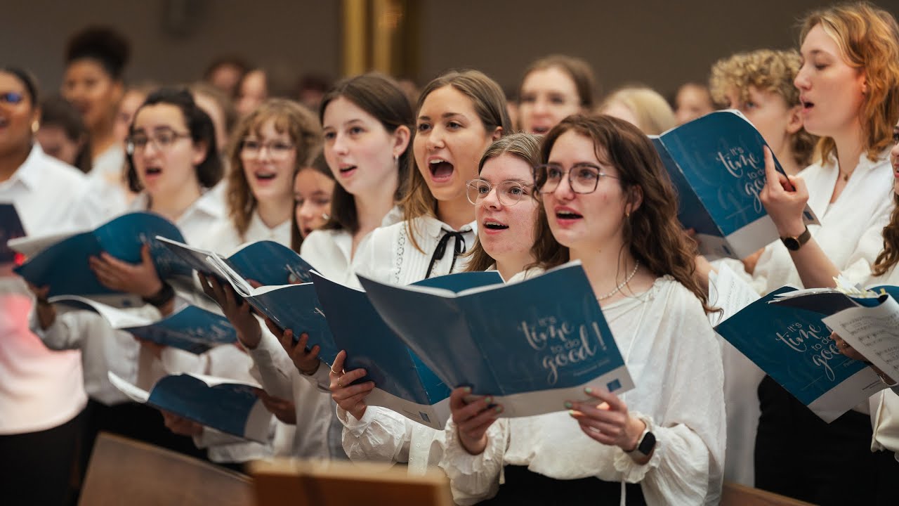 Pfingsten 2025: Junger Chor singt 