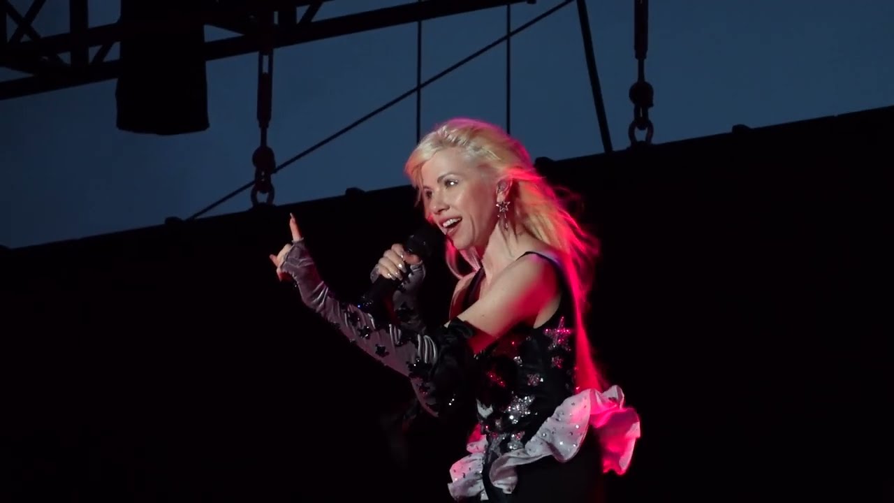 Carly Rae Jepsen - Let's Sort the Whole Thing Out (The Rooftop at Pier 17, NYC 8/7/23)