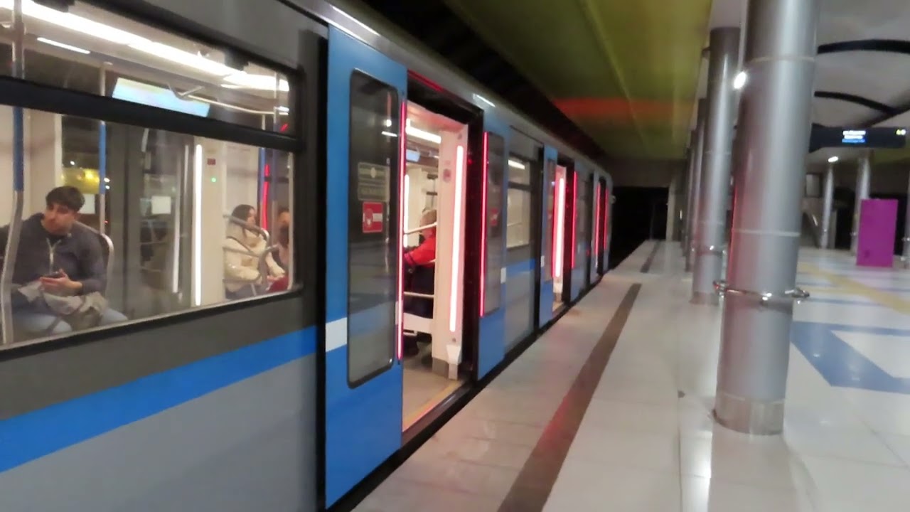 Метропоезд 