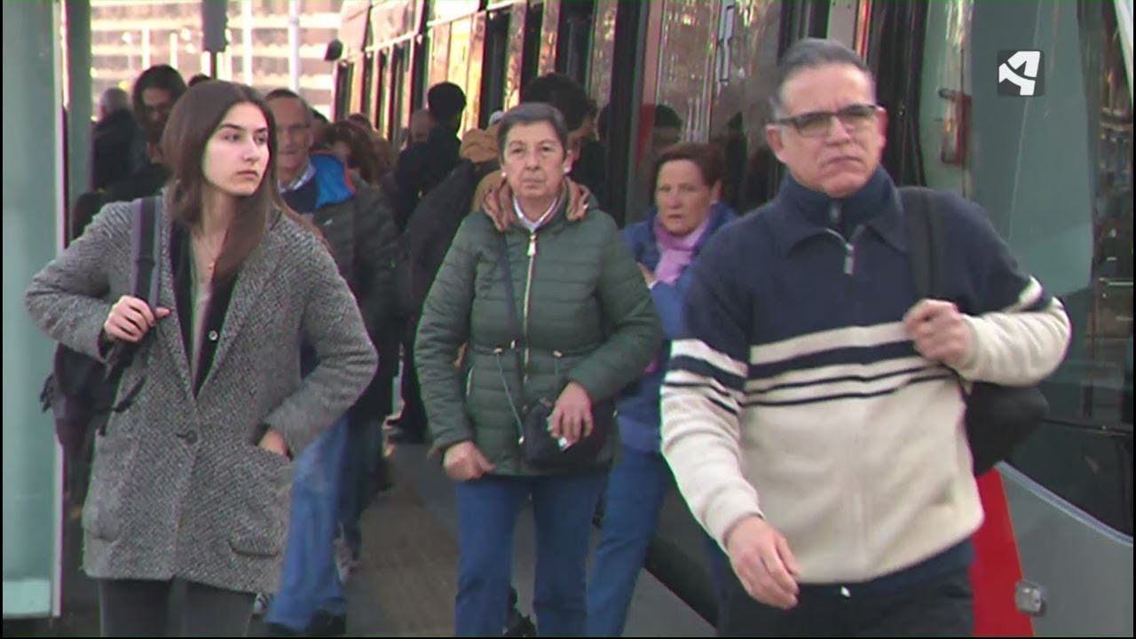 Viajar en hora punta en el Tranvía de Zaragoza