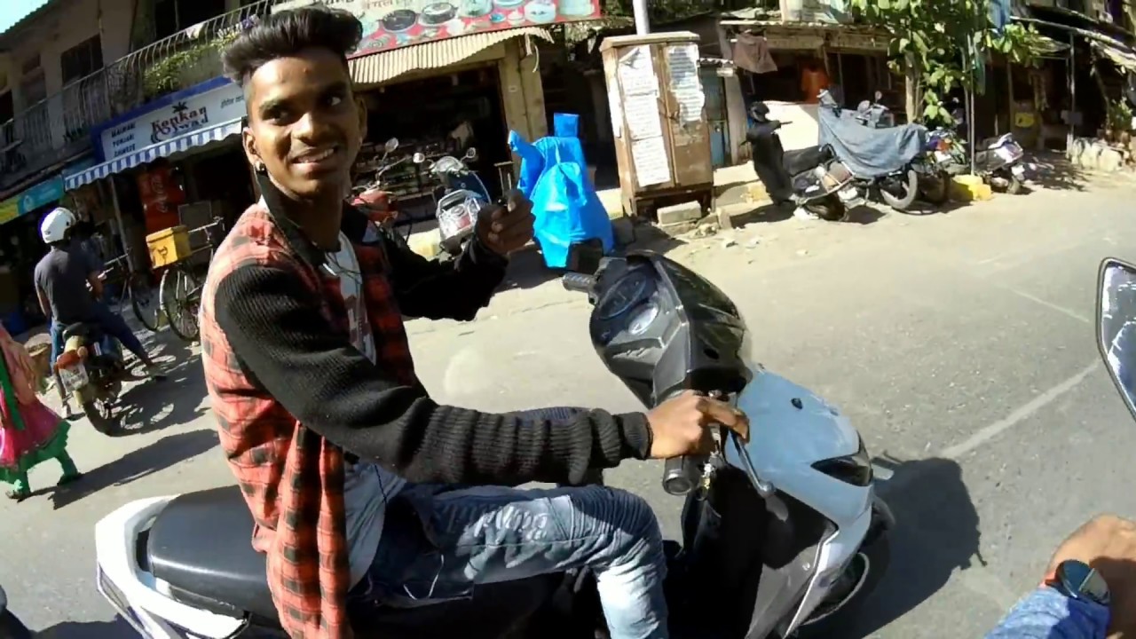 Honda dio banged into Ktm duke 200 | Daily observation #3
