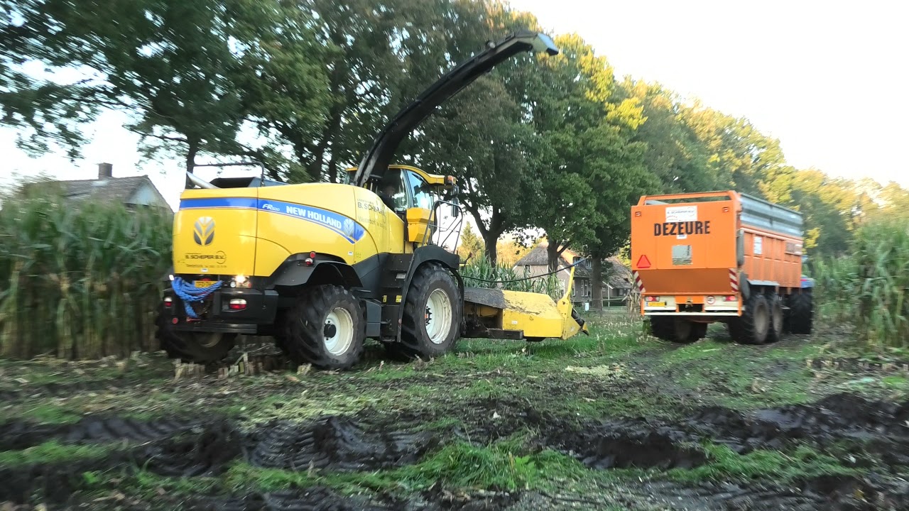 MAIS 2021 MODDEREN IN DE MAIS NEW HOLLAND FR 500 NEW HOLLAND T 7030 VEENHUIS DEZEURE