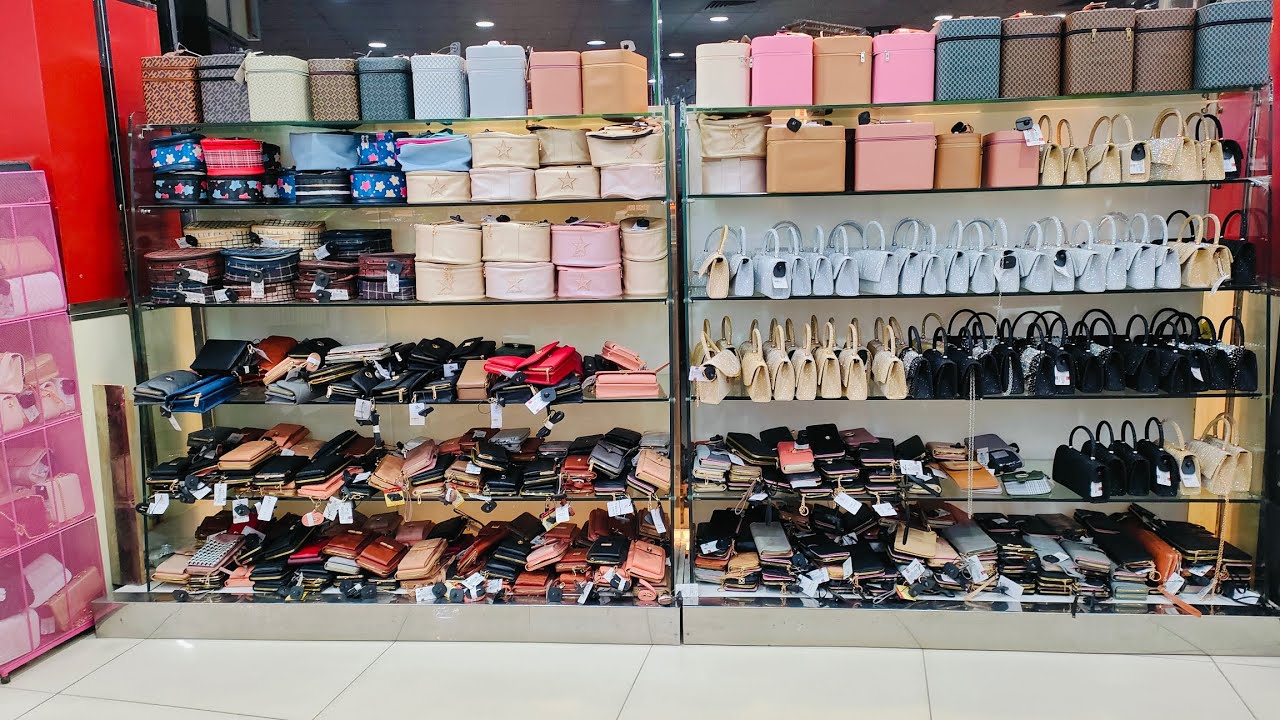 Amer Birthday ty kothay shopping korlam 😊