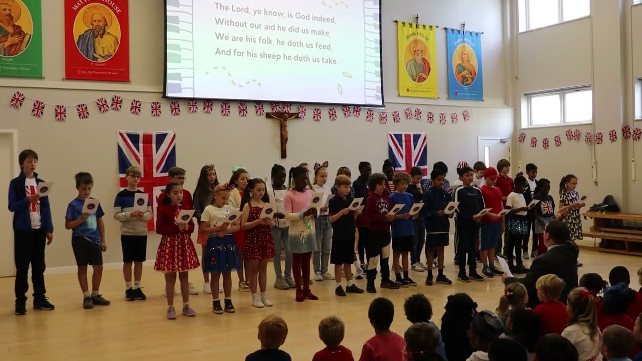 New Hall School - Choir for the Queen