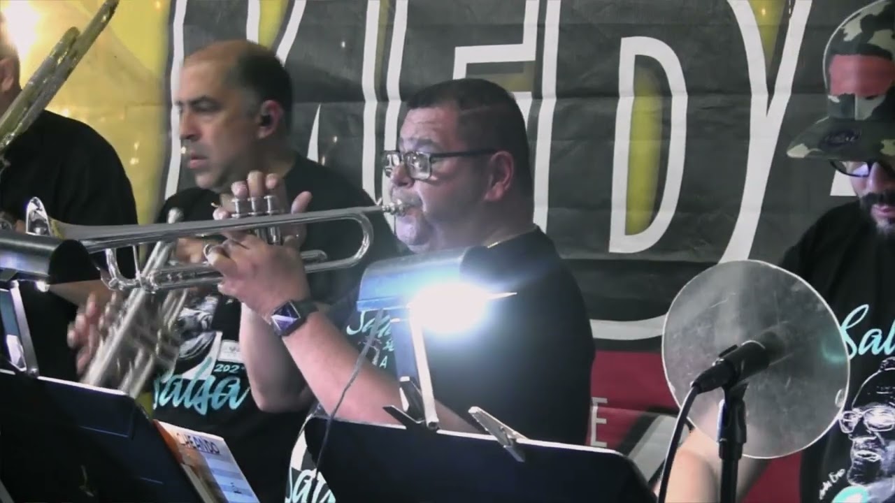 BOCHICHEANDO - LOUIS GARCIA BIG BAND