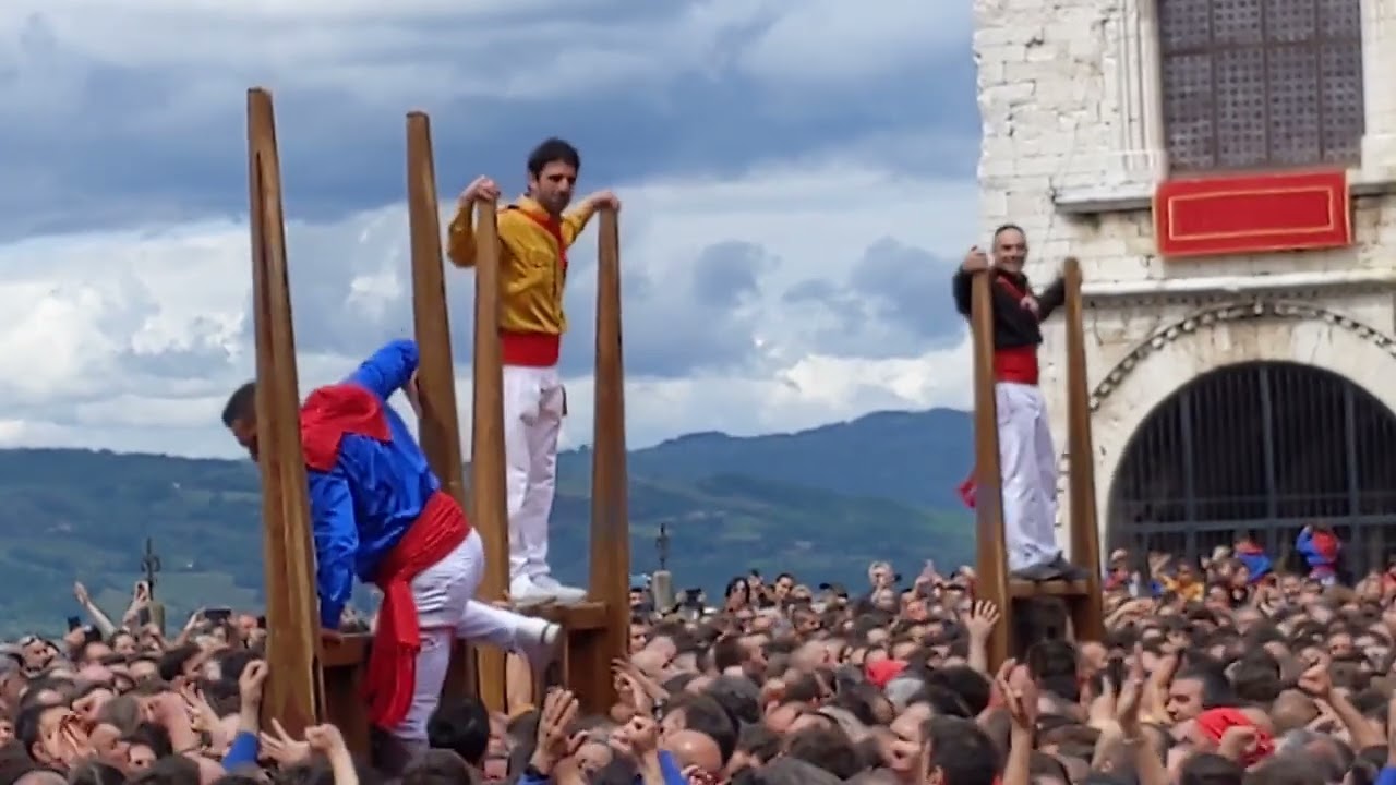 Ceri di Gubbio 2023: l'emozione dell'alzata