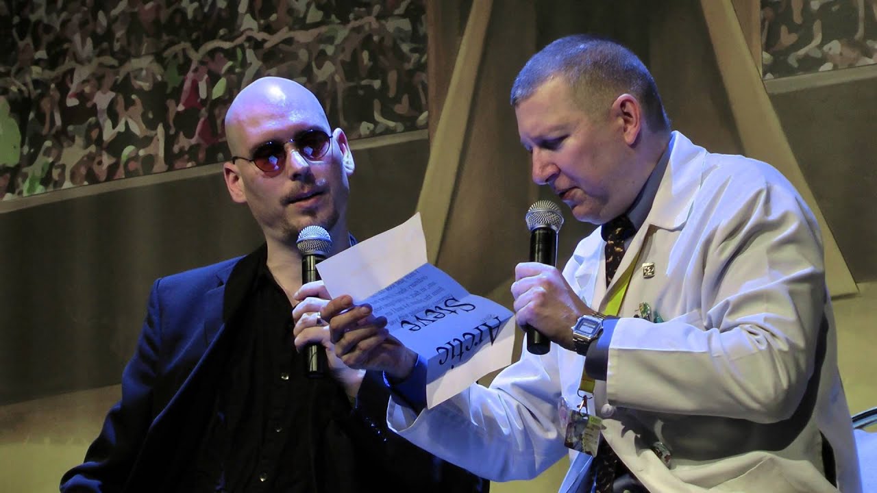 2 The Ranting Gryphon and Onkel Kage - On Stage 1/3 - Eurofurence 18 (Unedited)