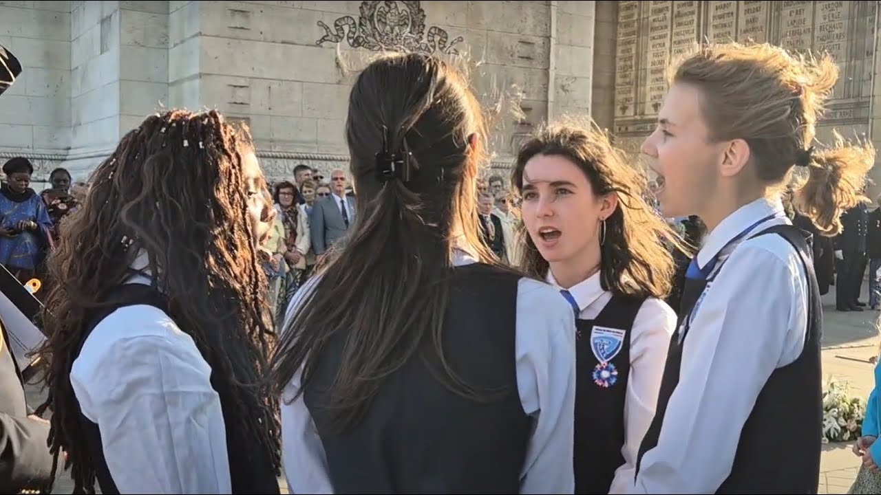Chant des marais - Chant des déportés à l'arc de Triomphe Cérémonie du Ravivage de la Flamme 