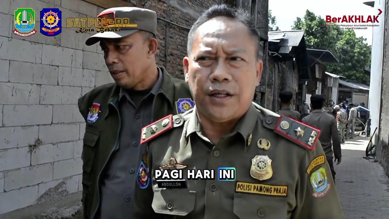 PEMBONGKARAN BANGUNAN LIAR YANG BERADA DI ATAS SALURAN AIR DI KALI CUPU