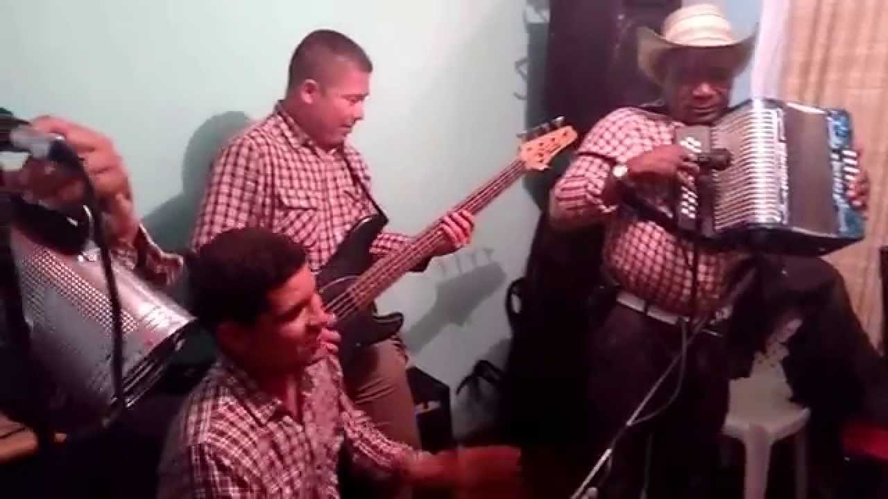 PARRANDA VALLENATA ECONOMICA EN VIVO LA CAMISA RAYA  310 366 9881 Grupo Vallenato en vivo Bogota