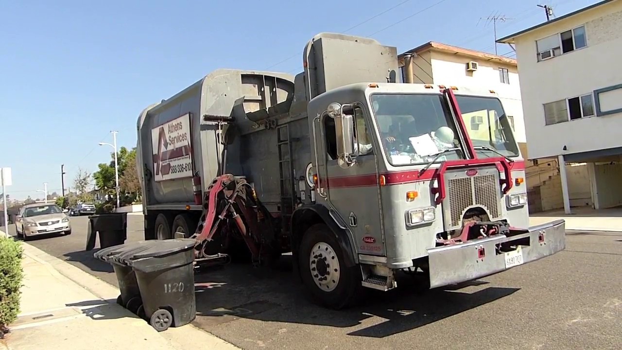 2003 Peterbilt 320 McNeilus Autoreach — Athens Services