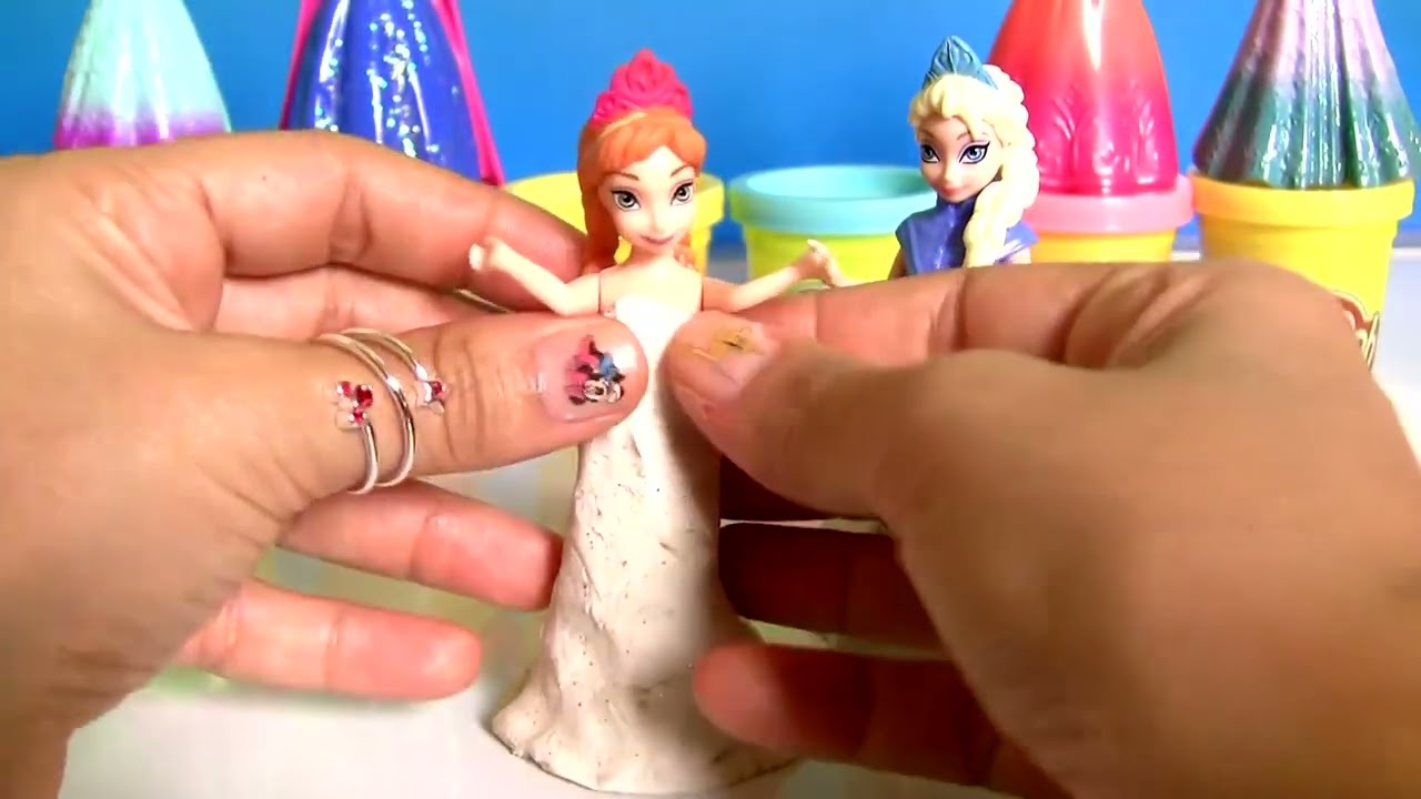 Play Doh MagiClip Anna Elsa Fashion Collection Disney Frozen Mix and Match Magic Clip PlayDough