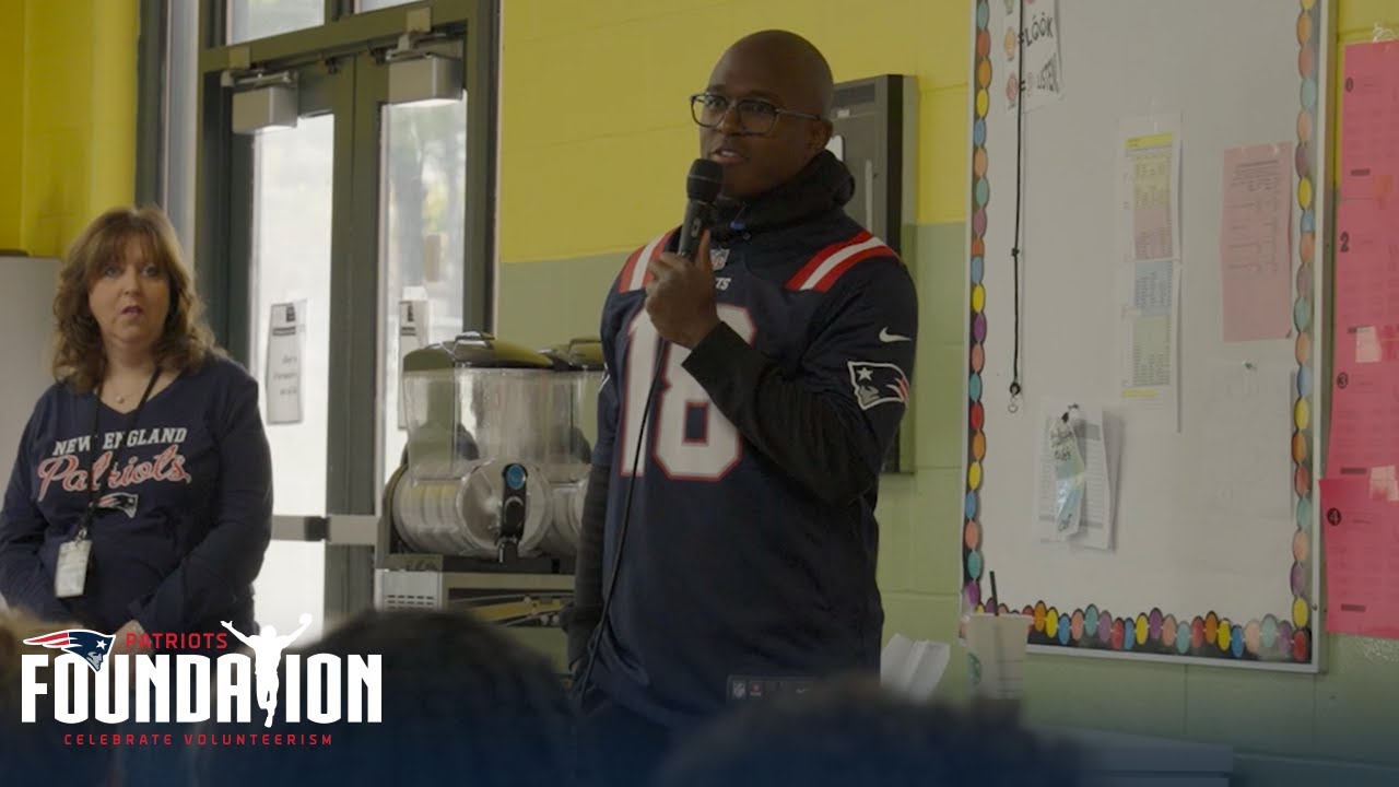 Matthew Slater Inspires Kids at Providence Elementary School | Patriots off the Field