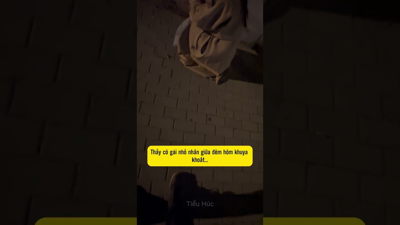 Lần đầu tiên tôi gặp cô ấy....