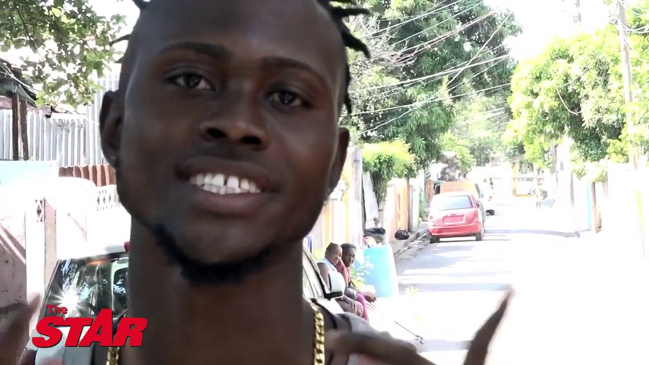 Laa Lee brightens Jones Town for the holidays